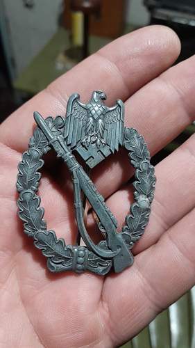 Infanterie Sturmabzeichen in Silber unmarked. Real or fake?