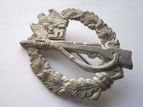 Infanterie Sturmabzeichen in Silber- orginal or fake?