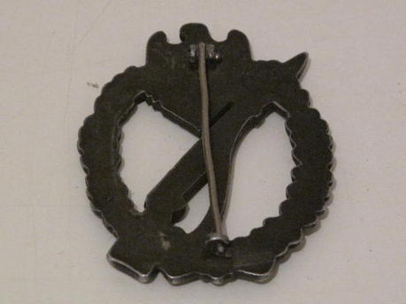 silver infantry assault badge