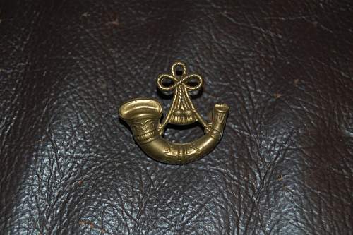 British Cap badges - Newbie needs assistance!