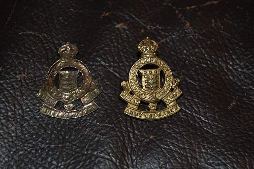 British Cap badges - Newbie needs assistance!