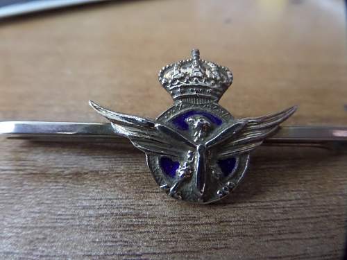 Help need with This Tie badge