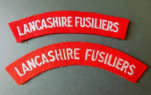 Cloth shoulder titles and formation patches