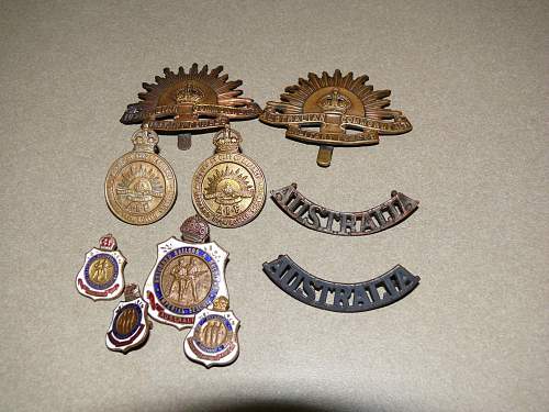 Aussie WW1 Rising suns and RSL badges