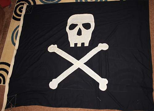 help me id a jolly roger flag