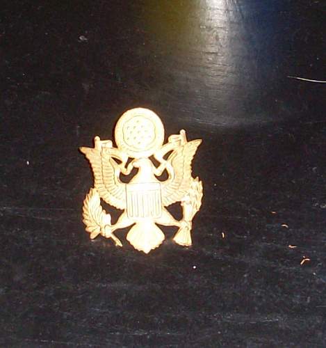 USAAF insignia. ww2 or fake? &amp; what are the cap badges?