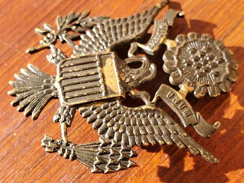 Help with US Army Cap Badge