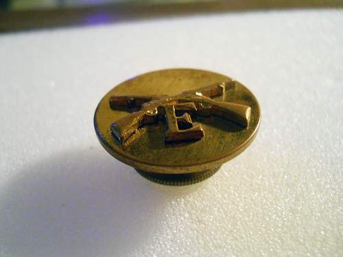 WWII US brass collar disc??