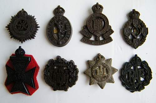 WW2 British Plastic Cap badges