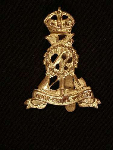 British Cap Badges WWII?