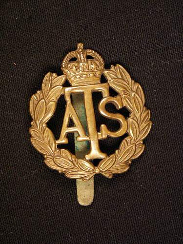 British Cap Badges WWII?