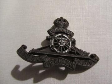 WW2 British Plastic Cap badges