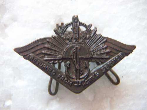 Post your WW2 Australian Insignia.