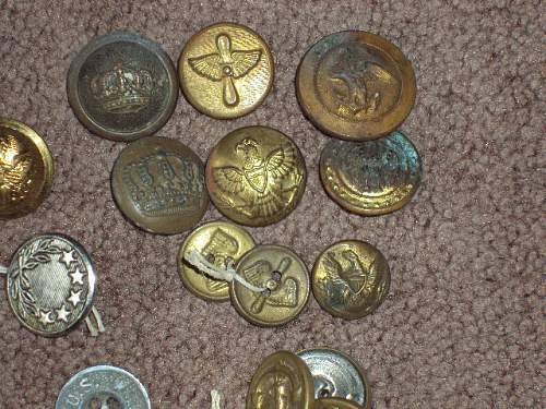 Military buttons or commercial junk ??