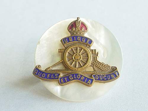 Royal Artillery sweetheart badge
