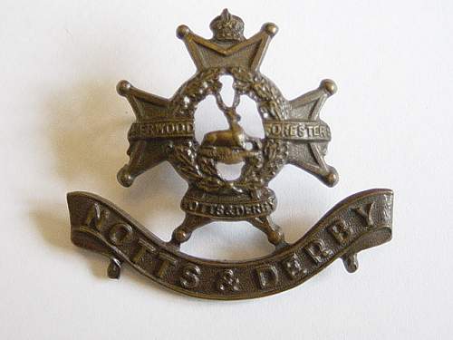 Sherwood Foresters (Notts &amp; Derby) cap badges