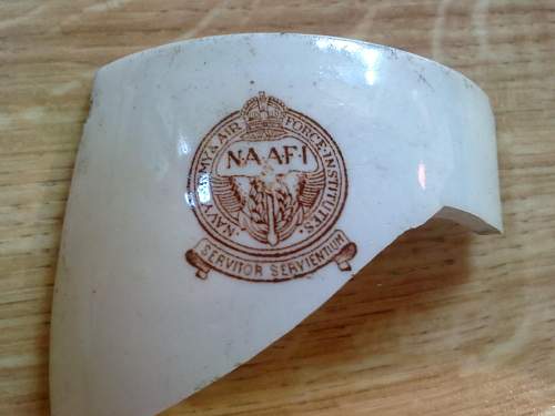 NAAFi &amp; RAF Insignia - PLEASE HELP!