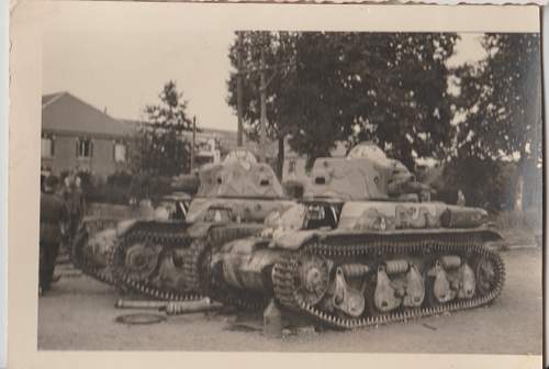 Click image for larger version. 

Name:	043 e Renault R35 Tanks.jpg 
Views:	N/A 
Size:	51.5 KB 
ID:	1712488