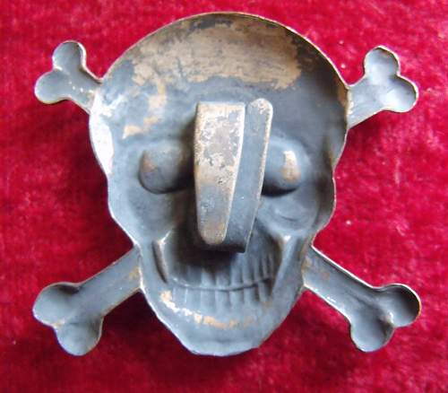 Brigate Nere skull insignia