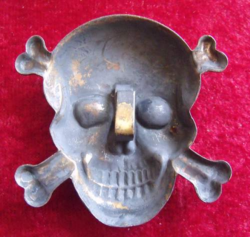 Brigate Nere skull insignia