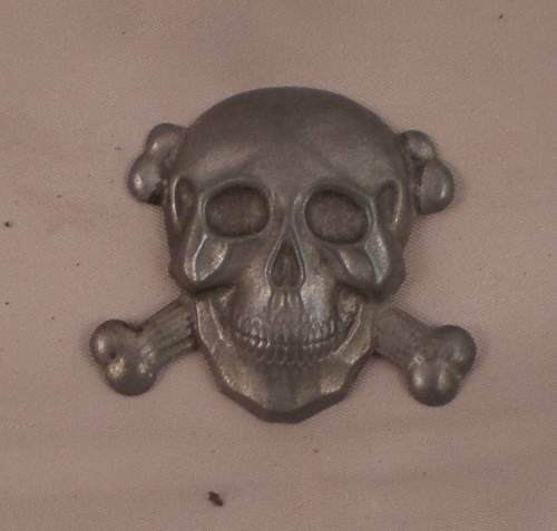 Brigate Nere skull insignia