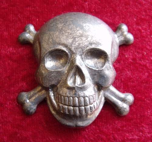 Brigate Nere skull insignia