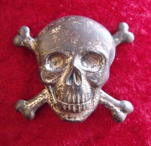 Brigate Nere skull insignia