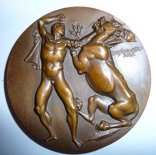 Pact of steel medallion/Commemorating Hitler's visit to Italy actually