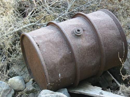 WW2 Italian oil barrels?????  Need help!!!!!!!!!!!!!!!!!!!!!!!!!!!!!!!!!!!!!