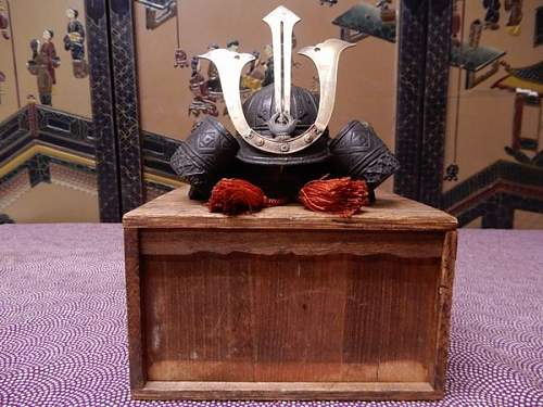 Translation request please for naval proficiency award box