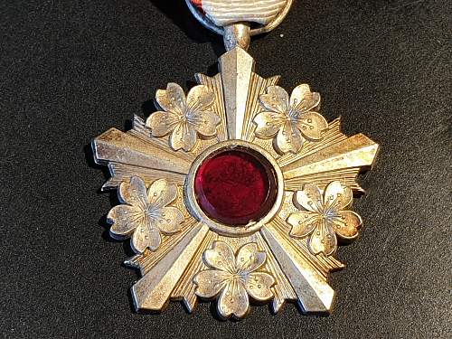 Help with Japanese medal / badge, what is it?