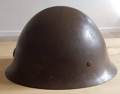 Japanese civil defense helmet similar to a type 90?