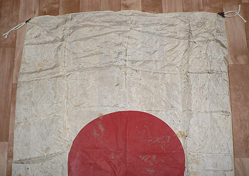 The Japanese flag of the WW2. It is possible to Define, original it or not?