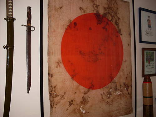 The Japanese flag of the WW2. It is possible to Define, original it or not?