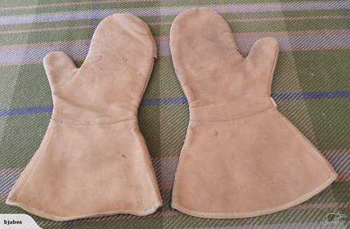 WW2 Japanese Rabbit Fur Gloves?