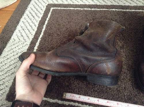 Two pairs of Japanese WW2 boots, real or fake? Thoughts?