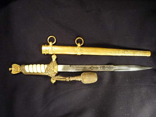 Kriegsmarine 1st model Eickhorn etched dagger with M38 pommel and hammered scabbard