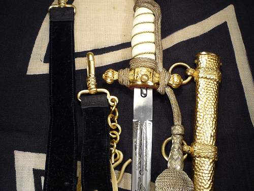 Kreigsmarine 2nd model WKC etched dagger with portepee hangers and hammered scabbard. - Kassel Show find