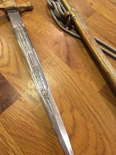 Kriegsmarine 2nd model Eickhorn etched dagger - Help Needed with portepee