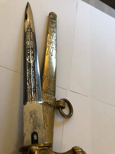 Kriegsmarine 2nd model Eickhorn etched dagger with portepee