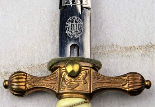 Kriegsmarine 1st model Hörster etched dagger reproduction with hammered scabbard