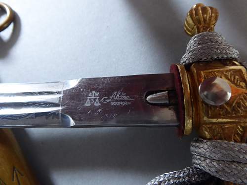 Kriegsmarine 2nd model Alcoso etched dagger with portepee