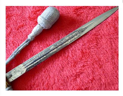 Kriegsmarine 2nd model WKC etched dagger with portepee