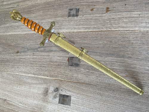 Kriegsmarine 2nd model Alcoso etched dagger with portepee and hammered scabbard