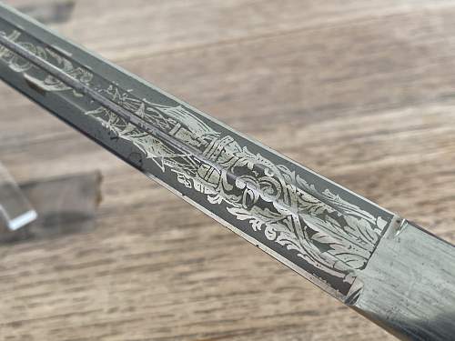 Kriegsmarine 2nd model Alcoso etched dagger with portepee and hammered scabbard