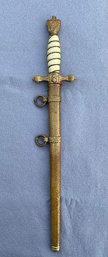 Kriegsmarine 2nd model P.D. Lüneschlöss etched dagger with hammered scabbard