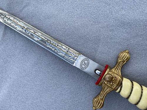 Kriegsmarine 2nd model P.D. Lüneschlöss etched dagger with hammered scabbard