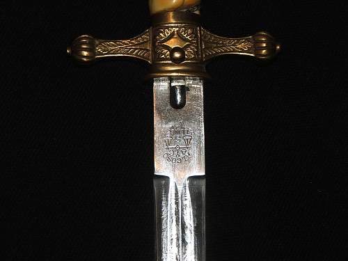 Kriegsmarine 2nd model Alcoso etched dagger