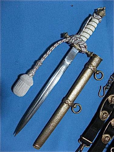 Imperial Reichsmarine WKC shortened dagger with hangers and portepee