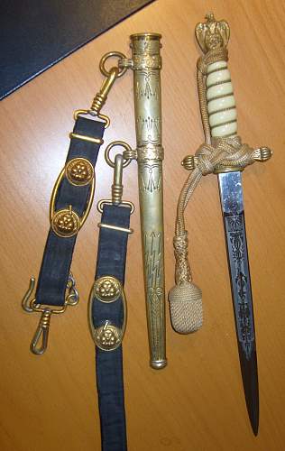 Kriegsmarine 2nd model Eickhorn dagger with portepee hangers and belt